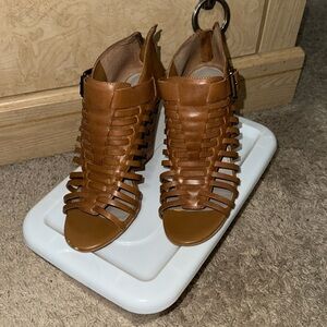 Hinge block heel shoes - women’s 8